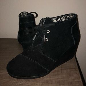 Black Tom wedges
